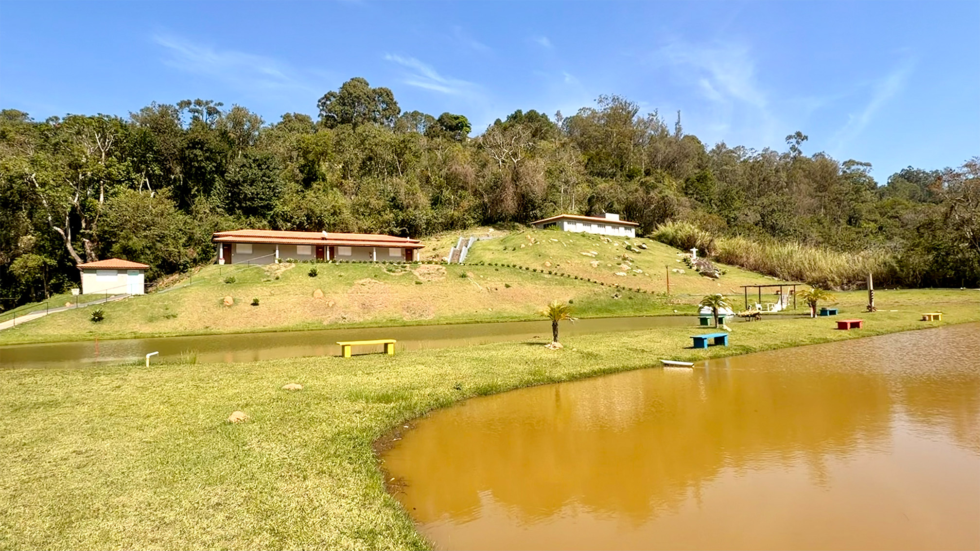 Pousada Vale do Arco Íris com vista para as montanhas de Serra Negra